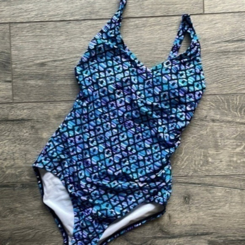 Speedo swimsuit one piece size 8 blue purple athleisure sunshine